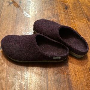 Stegmann clogs purple size 9, great condition